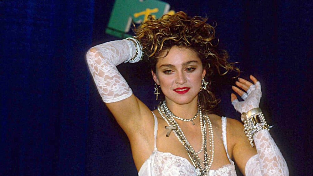Madonna Performs "Like a Virgin," Writhes in a Wedding Dress (1984) -  Rolling Stone Australia