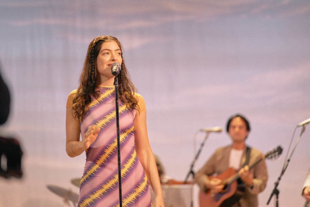 Lorde Releases Surprise EP of ‘Solar Power’ Tracks Sung in Maori Language