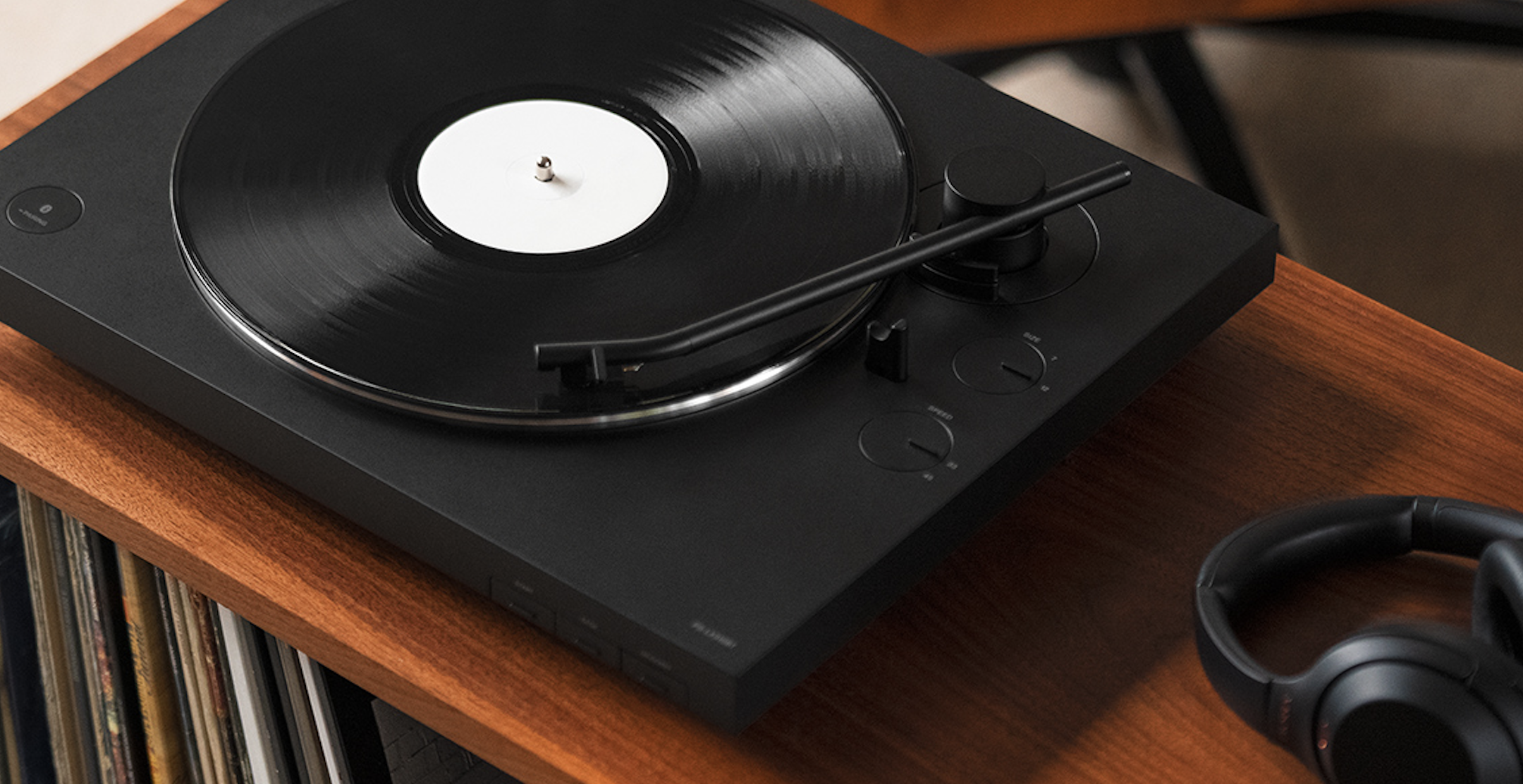 RS Recommends: These Bluetooth Turntables Make It Easier to Play 