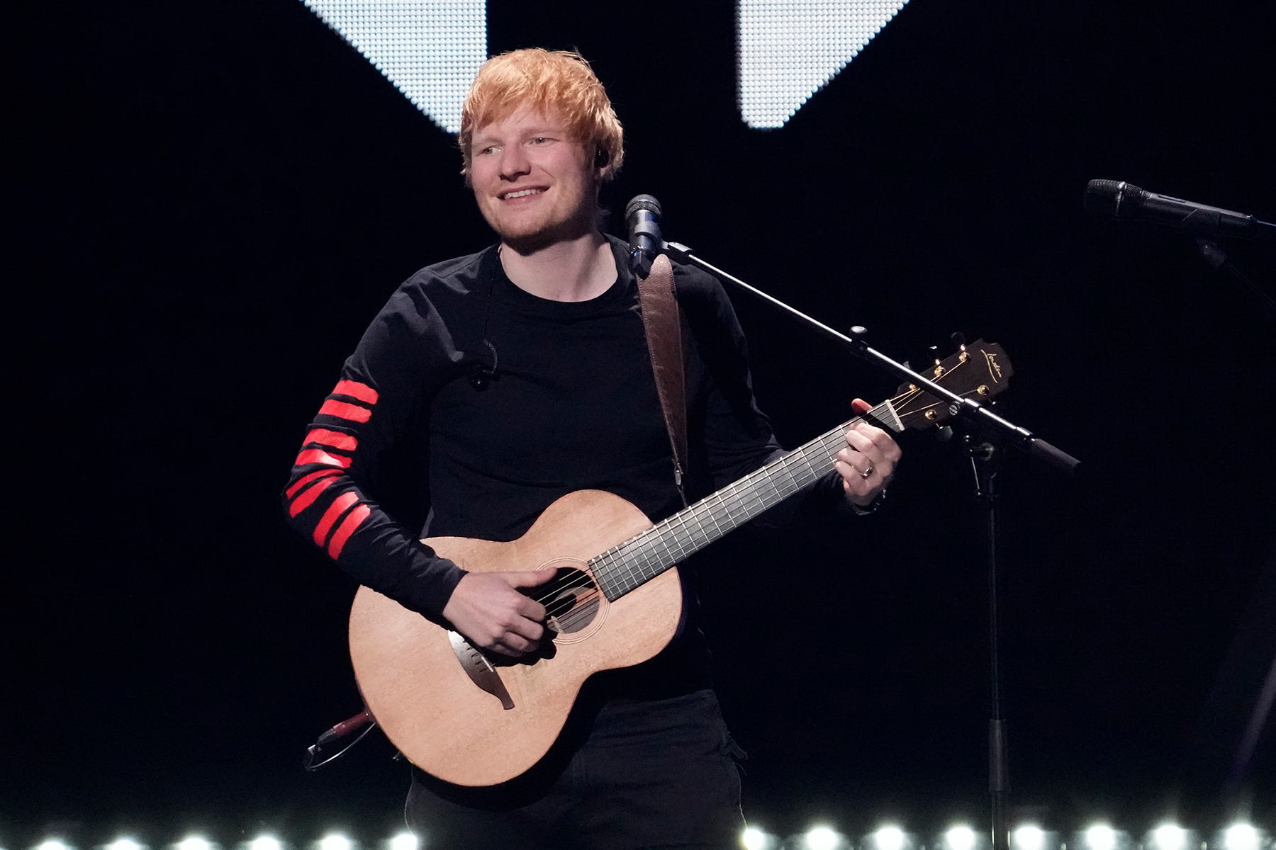 Ed Sheeran Gives Faultless Auckland Performance Despite Technical Glitch