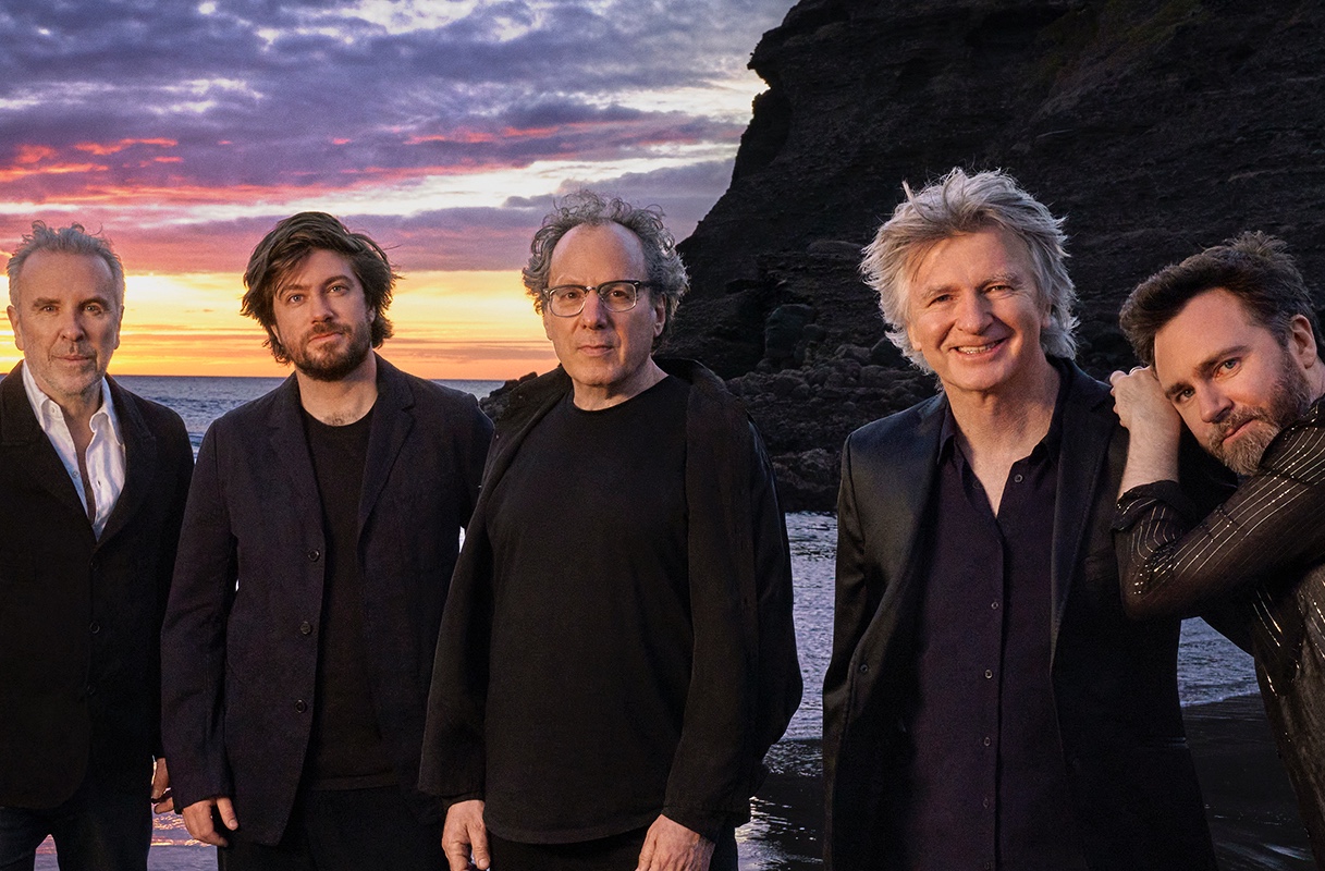 Crowded House Follow Immaculate Pop Instincts on &#8216;Gravity Stairs&#8217;