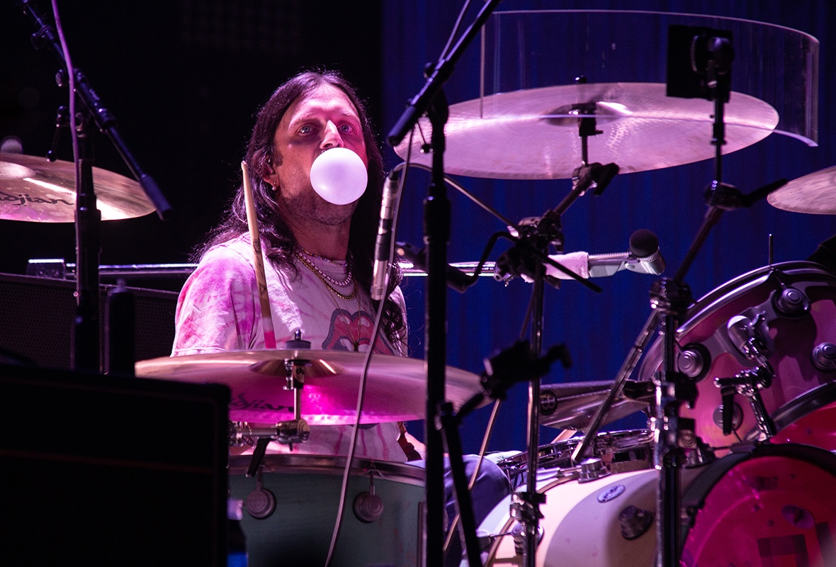Kings of Leon Auckland Review: Exemplary Stadium Rock Mostly Overcomes Tiredness