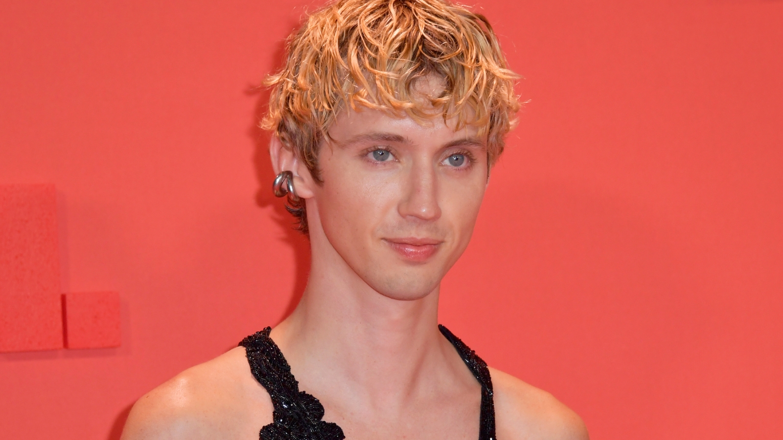 &#8216;Enough Excuses&#8217;: Troye Sivan Teases First Album in 5 Years With Single Announcement