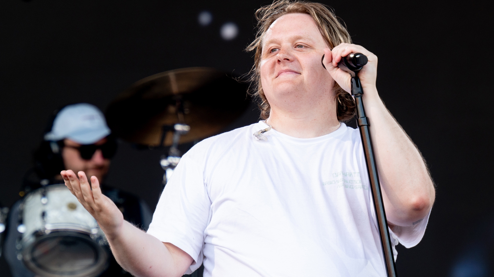 Everything Lewis Capaldi Has Shared About His Struggle With Tourette&#8217;s Syndrome