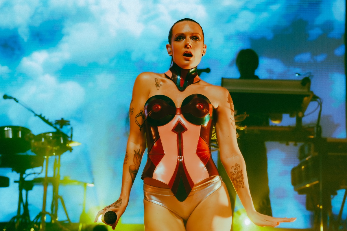 Inside Tove Lo&#8217;s Captivating Live Show