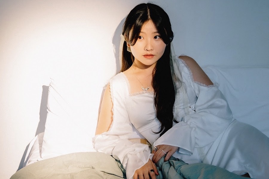 Hanbee Makes Music That Feels Like Daydreaming