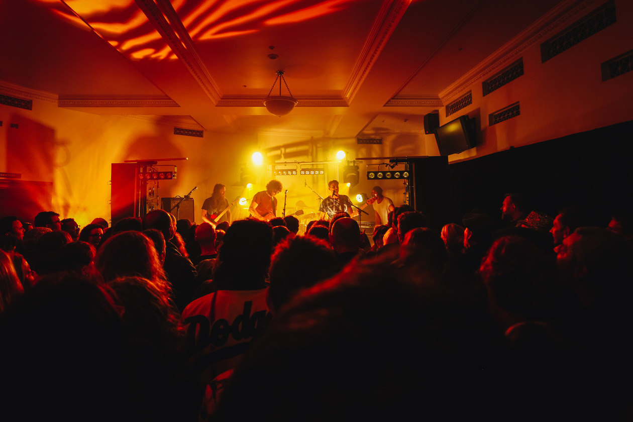 Voom Ponder Cosmic Connections on New Single ‘Everyone’
