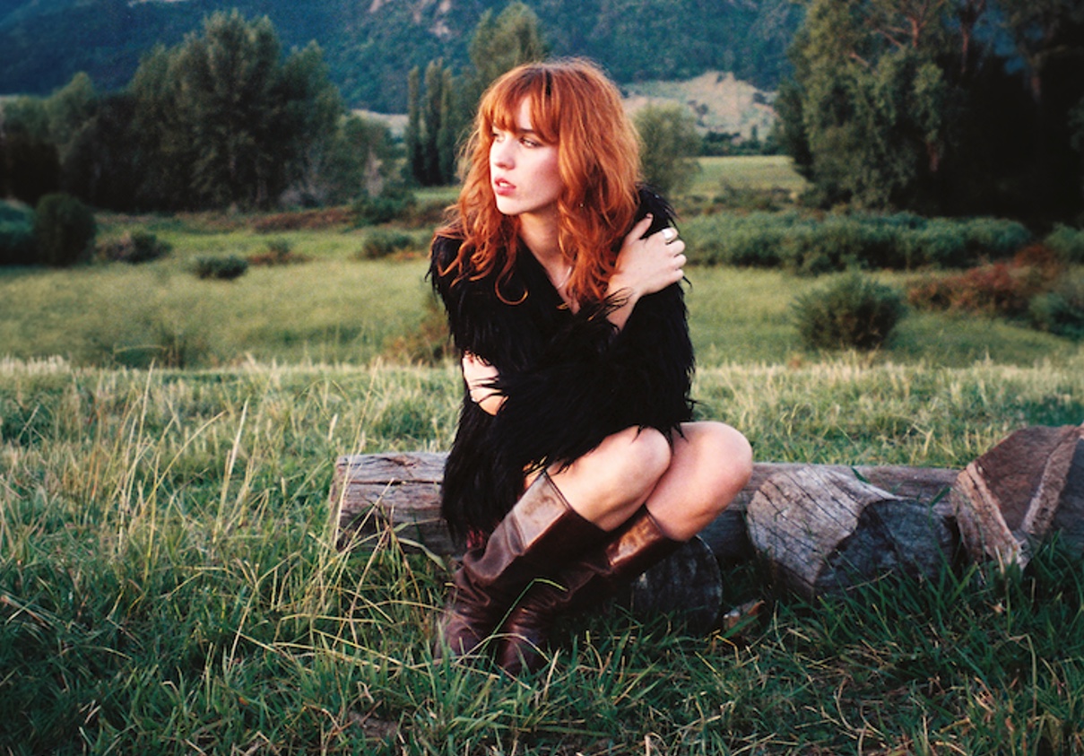 Molly Payton Announces “Deeply Personal” Debut Album ‘YOYOTTA’
