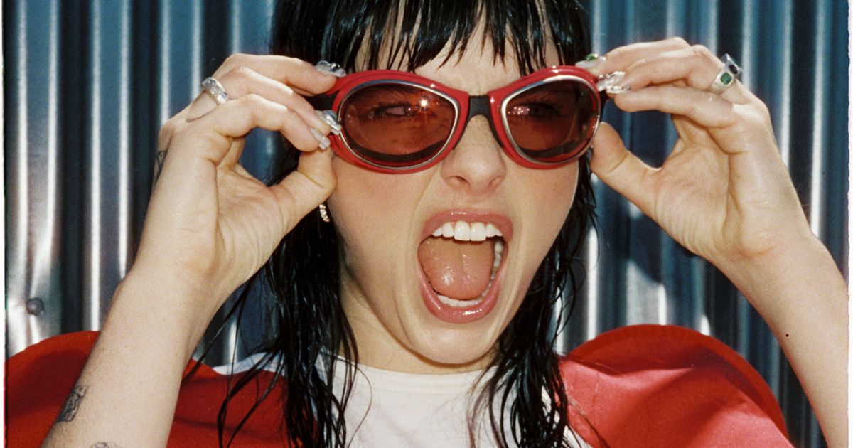 BENEE Drops Self-Professed &#8216;Happy Tune With a Dark Meaning&#8217;, &#8216;Sad Boiii&#8217;