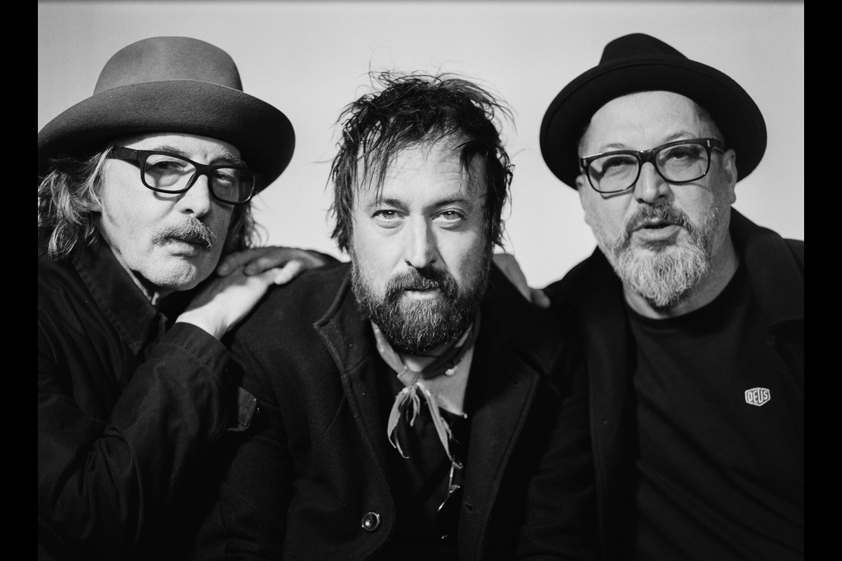 5 Billion in Diamonds: A Kiwi Comes in to Land As Part of a Butch Vig Supergroup
