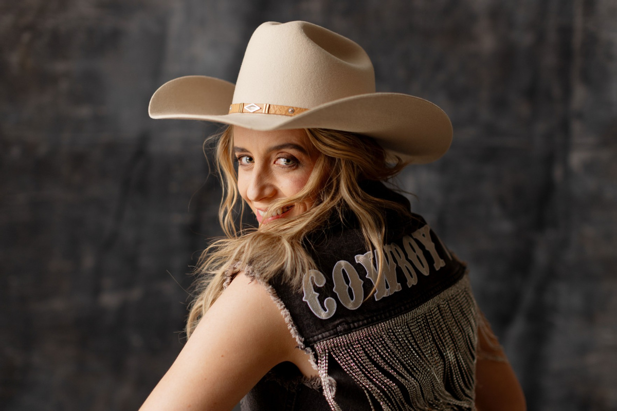 Giddy Up, Kaylee Bell&#8217;s New Album Is Out