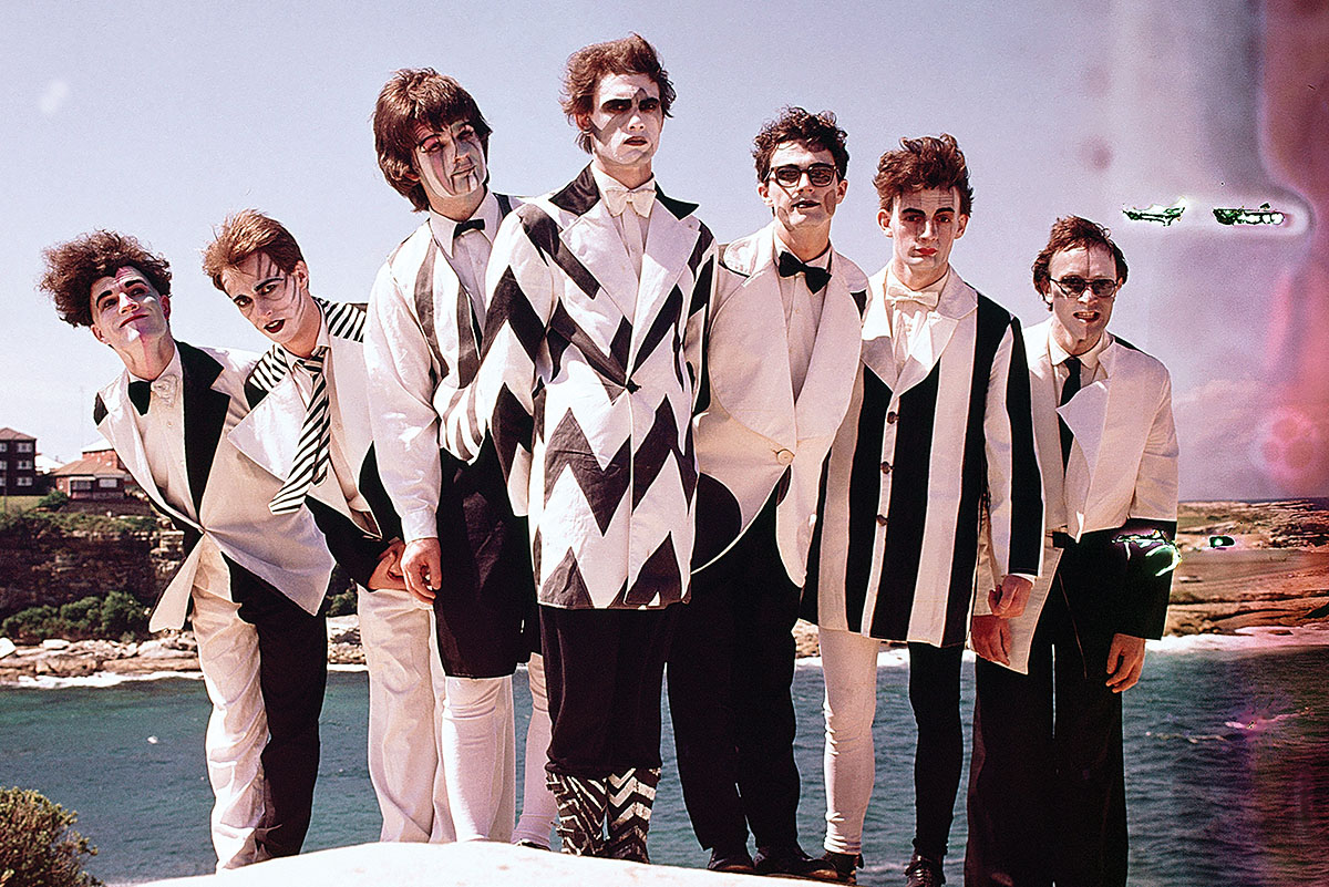 Split Enz Celebrate 50 Years of &#8216;Mental Notes&#8217; with Archival Release and Reunion Tour