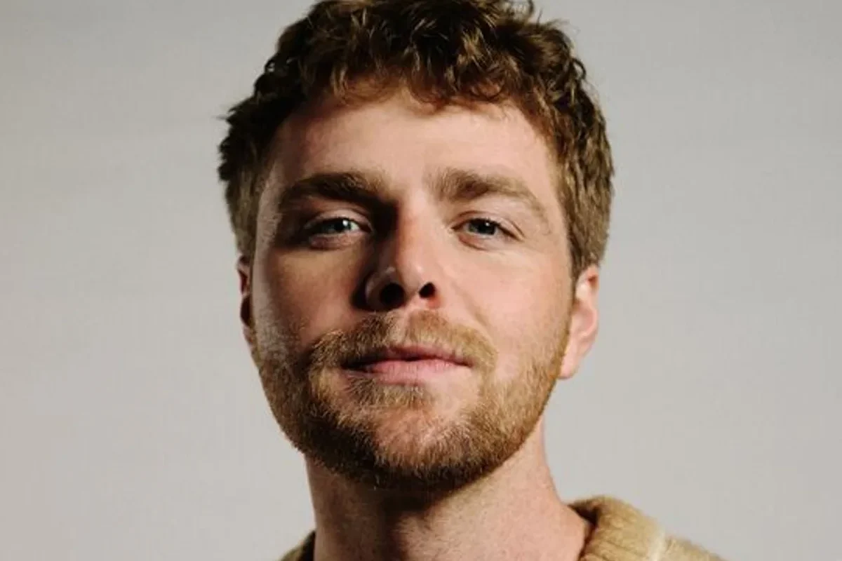 Alex Warren Adds More Dates to Australian and New Zealand Arena Tour