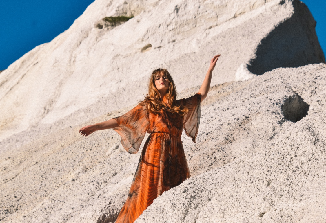 Aotearoa Folk Music Has a New Star in Just Janie