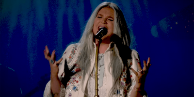 Kesha performing 'Praying' live for the first time