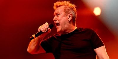 Jimmy Barnes singing onstage