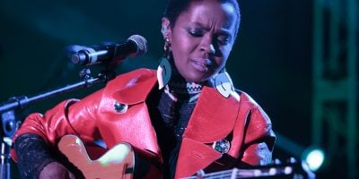 R&B/soul legend Ms. Lauryn Hill performing live