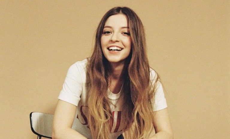 Jade Bird's latest single is the infectiously catchy 'Lottery'