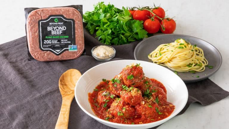 Meatless product Beyond Beef mince with spag bol