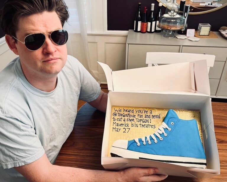 'Top Gun 2' shoe cake