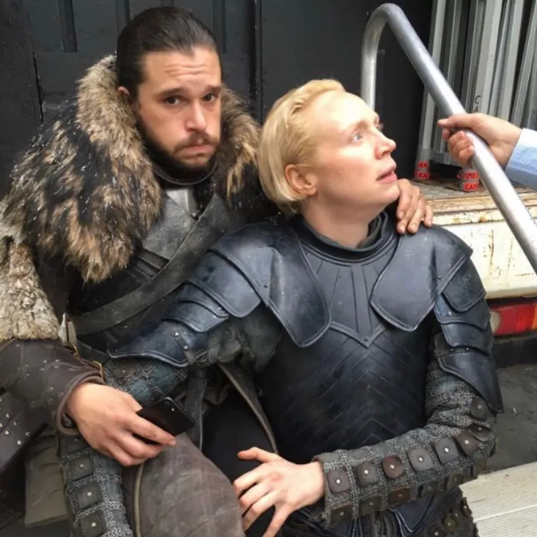 gwendoline christie kit harington jon snow brienne of tarth game of thrones