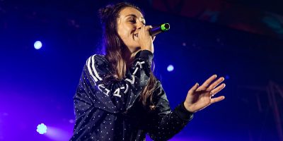 Amy Shark performing