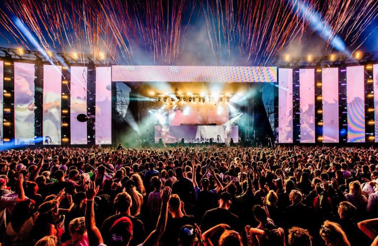 The crowd and stage at Creamfields