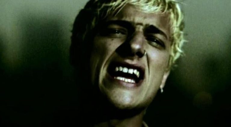 A still from Fuel's 'Shimmer' video clip