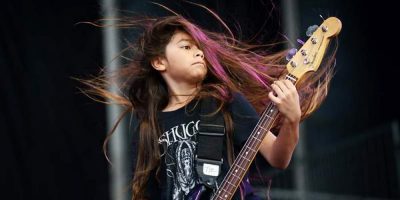 Tye Trujillo plays bass live with Korn