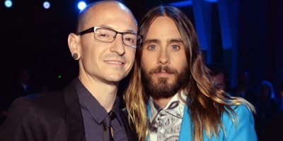 Chester Bennington and Jared Leto pose for a photo