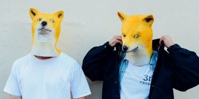 Rock duo Sophisticated Dingo in dingo masks