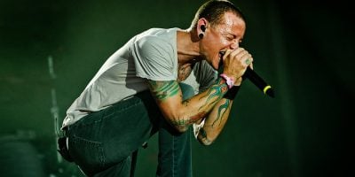 Chester Bennington performing live with Linkin Park