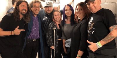 Dave Grohl and Sabryn, an injured Foo Fighters fan.
