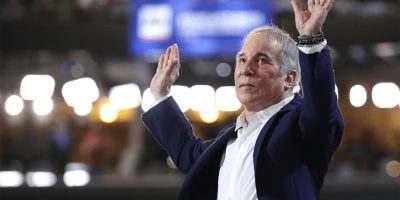 Folk-rock legend Paul Simon