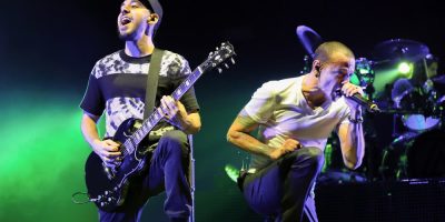 Mike Shinoda and Chester Bennington performing with Linkin Park