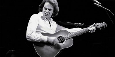 Musical icon Neil Diamond performing live