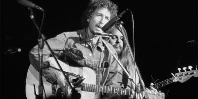 Bob Dylan performing live