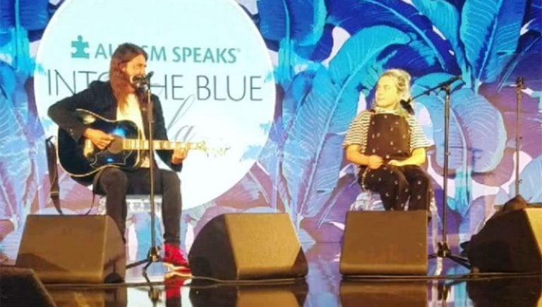 Dave Grohl performing with daughte Violet at the Autism Speaks gala in Los Angeles