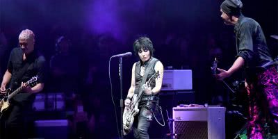 Joan Jett performing with surviving members of Nirvana