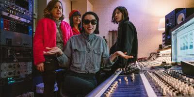 St. Vincent in the studio with Sleater-Kinney