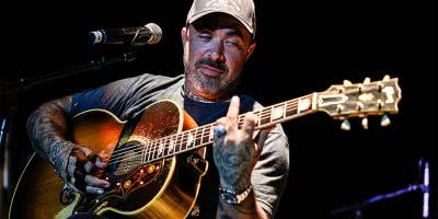 Staind frontman Aaron Lewis