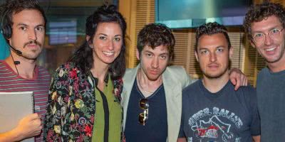 Image of triple j's Liam Stapleton posing as Veronica & Lewis' producer to meet the Arctic Monkeys