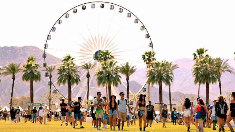 Image of a crowd at Coachella