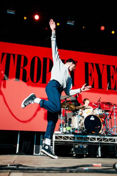 Trophy Eyes Groovin The Moo