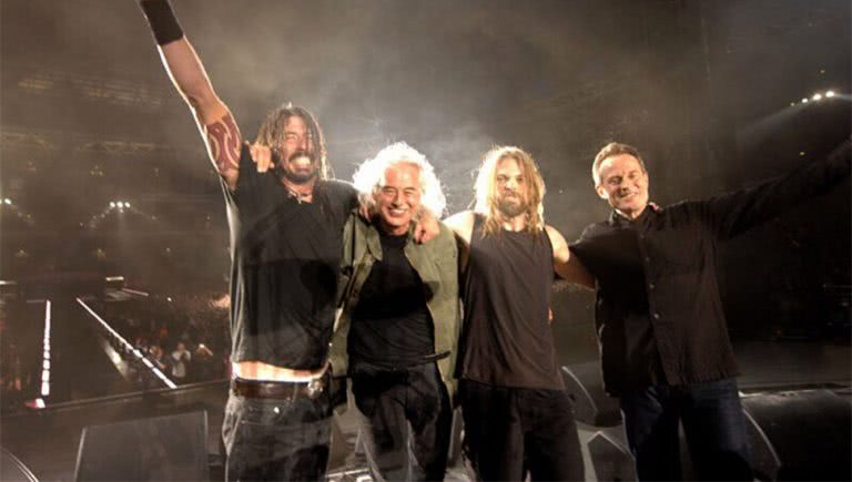 Jimmy Page and John Paul Jones performing at Wembley with the Foo Fighters, one year before Them Crooked Vultures appeared.