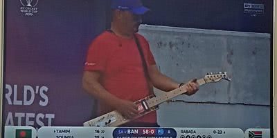 cricket bat guitar