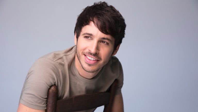 Morgan Evans releases 'Diamonds' music video