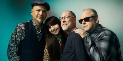 Photo of rock band Pixies