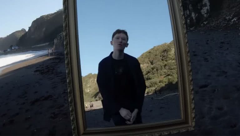 Image of Lontalius in the clip for 'Swim'