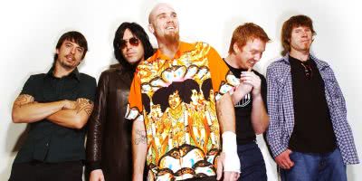 Queens of the Stone Age in 2002